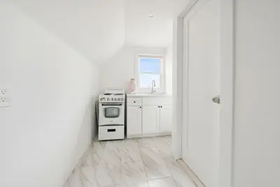 Photo 3 - NY Luxury Apt Free Parking in PRIME Area