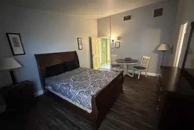 Photo 3 - Budget Inn