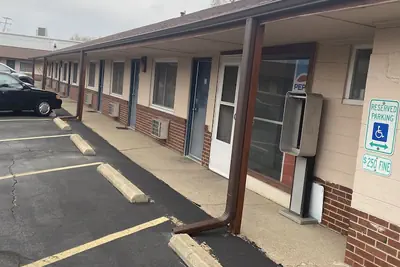 Photo 3 - Courtesy Motel
