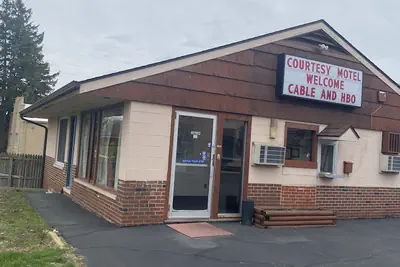 Photo 2 - Courtesy Motel