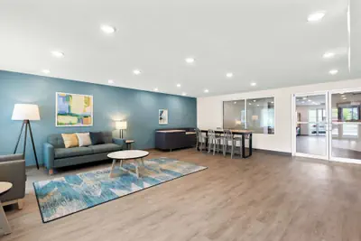Photo 2 - Woodspring Suites Savannah West Chatham Parkway