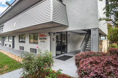 Photo 2 - HomeTowne Studios by Red Roof Greenville