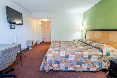 Photo 3 - THE INN- PITTSBURGH