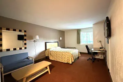 Photo 5 - THE INN- PITTSBURGH