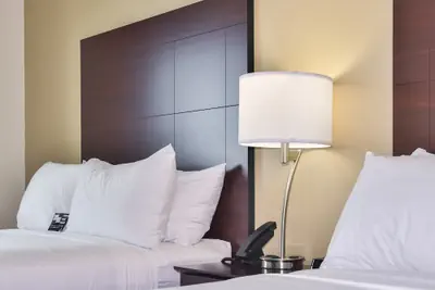 Photo 5 - Cobblestone Hotel & Suites - Rhinelander