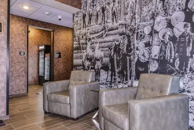 Photo 2 - Cobblestone Hotel & Suites - Rhinelander