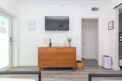 Photo 4 - West Deco Boutique Apartments
