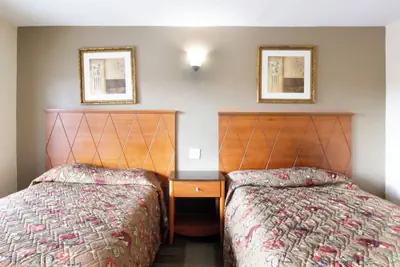 Photo 3 - WHITEHOUSE MOTEL