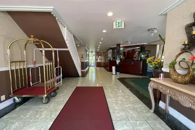 Photo 4 - Hotel Pacific Garden