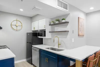 Photo 2 - Chic Condo Retreat in Central Buckhead Atlanta