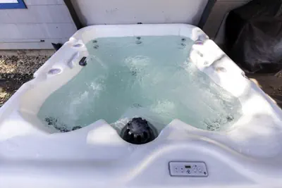 Photo 2 - Rare Exclusive Retreat Private Hot Tub King Bed