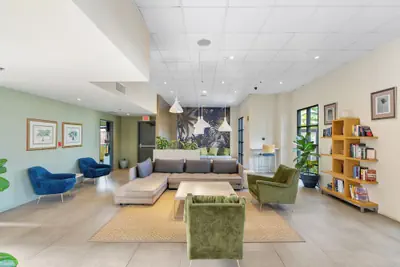 Photo 5 - Uptown Inn by Vantaggio - Limited Service Apart-Hotel