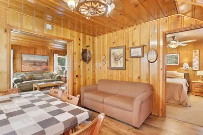 Photo 2 - Pinglewood Cabin #2096
