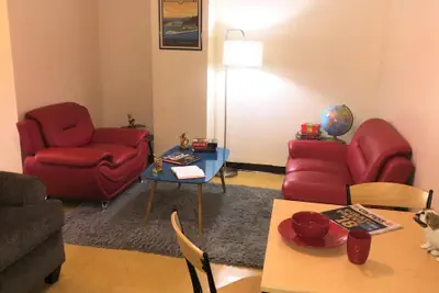 Photo 2 - 2 Bedroom Downtown Apt Friends Families Ideal