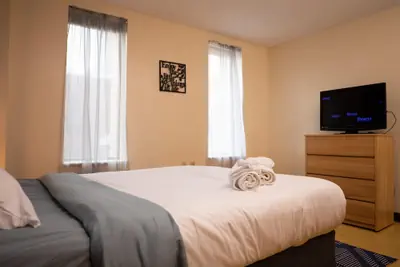Photo 4 - 2 Bedroom Downtown Apt Clean and Safe