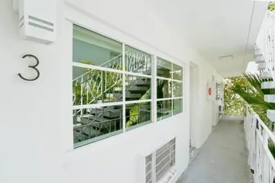 Photo 5 - ONE Bedroom Apartment
