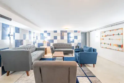 Photo 2 - ONE Bedroom Apartment