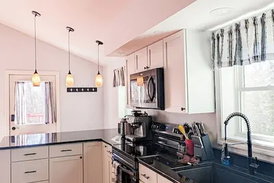 Photo 3 - Glen Mary Apartments
