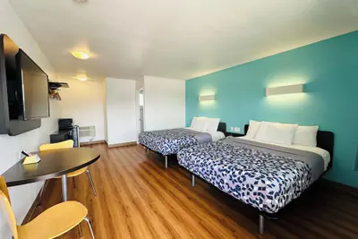 Photo 5 - Beachside Inn