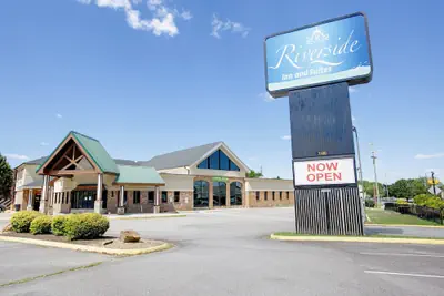 Photo 2 - Riverside Inn and Suites Danville Virginia