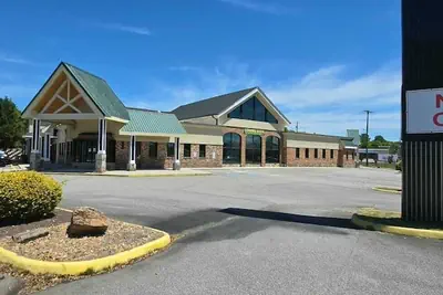 Photo 2 - Riverside Inn and Suites Danville Virginia