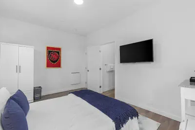 Photo 4 - Highgarden The Tyrell House Sweet Suite