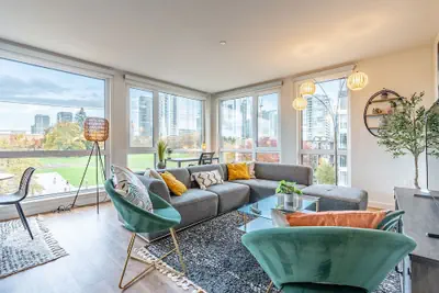 Photo 2 - Sophari Parkside: Bellevue Apartments