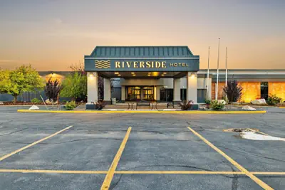 Photo 2 - Riverside Hotel & Conference Center