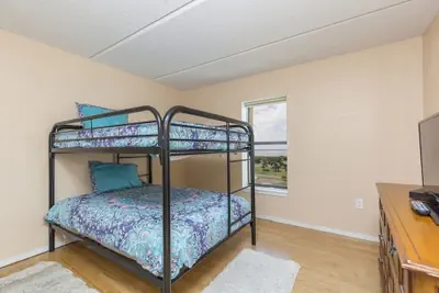 Photo 4 - Saida Towers Iii- 3101 3 Bedroom Condo by RedAwning