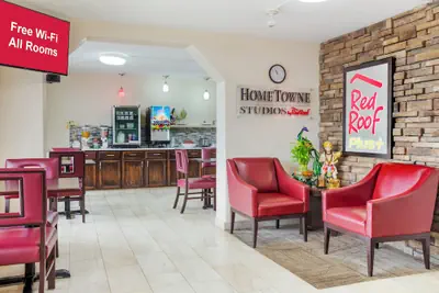 Photo 5 - HomeTowne Studios by Red Roof Huntsville - Madison