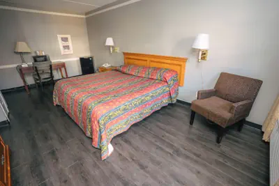 Photo 5 - Guest Inn & Suites