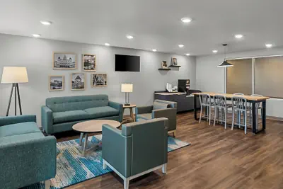 Photo 4 - Woodspring Suites Newington - Hartford South
