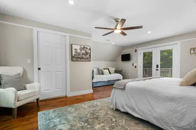 Photo 5 - The Aurora Inn & Cottages