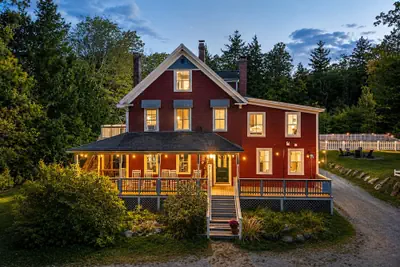 Photo 2 - The Aurora Inn & Cottages
