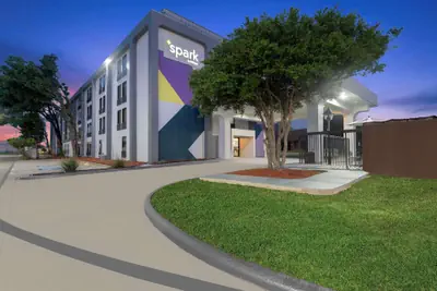 Photo 2 - Spark By Hilton Grand Prairie
