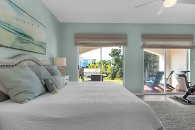 Photo 4 - .2 Miles From Beach, Bright and Modern Townhome, 3bd, 3bth