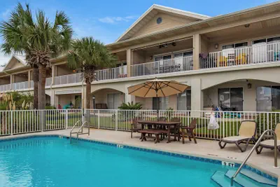 Photo 2 - .2 Miles From Beach, Bright and Modern Townhome, 3bd, 3bth