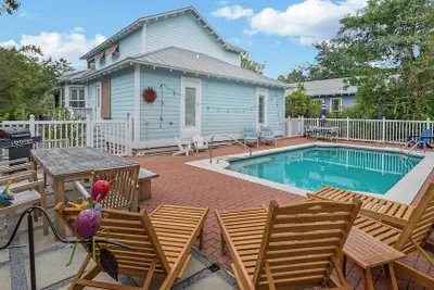 Photo 2 - Classic Beach Home With Heated Private Pool - Sleeps 9