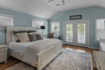 Photo 4 - Classic Beach Home With Heated Private Pool - Sleeps 9