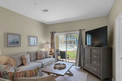 Photo 2 - 1st Floor, Walkable to Dining, Shopping, Beach - Sleeps 6