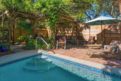 Photo 2 - Private Pool, 3 Minutes to the Beach, Hidden Oasis in BMB