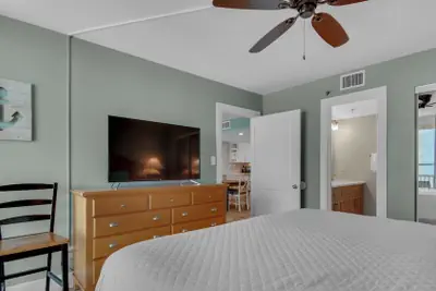 Photo 4 - Beachcrest