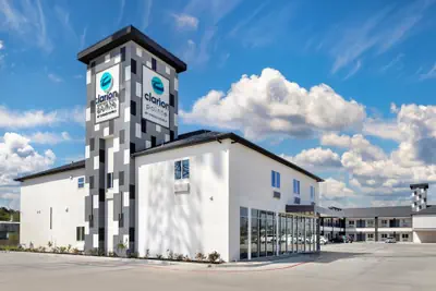 Photo 2 - Clarion Pointe Spring - Houston North