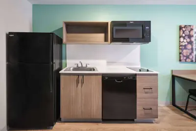 Photo 5 - ECHO Suites Extended Stay by Wyndham Dallas Plano/Frisco