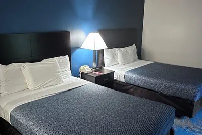Photo 4 - Budget Host Inn Manistique