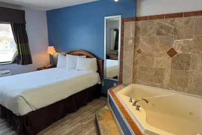 Photo 4 - South Ridge Inn