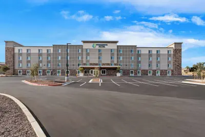 Photo 2 - Woodspring Suites Gilbert - Mesa Gateway Airport