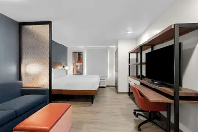 Photo 2 - Everhome Suites Glendale Sports Entertainment District