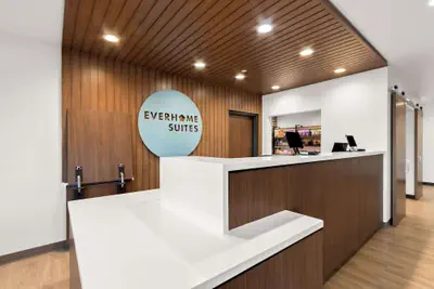 Photo 4 - Everhome Suites Glendale Sports Entertainment District
