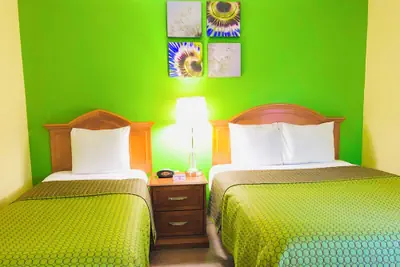 Photo 4 - Classic Suites